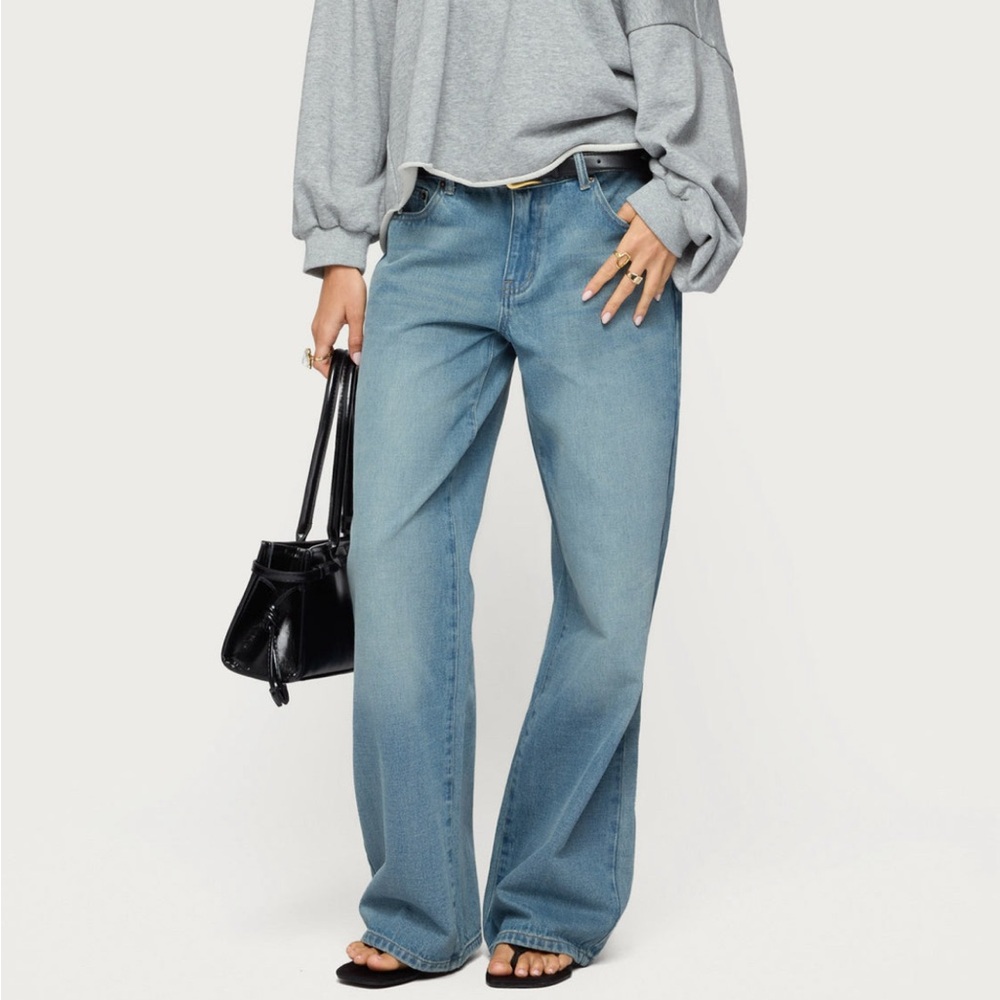NWT Edikted Raelynn low rise jeans!
